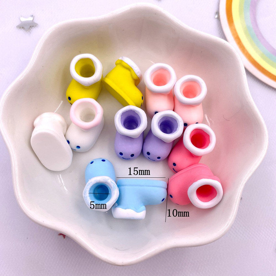 Resin Kawaii Colorful 3D Mini Baby Shoes Scrapbooks Flatback Figurine 10pcs DIY Home Decor Bow Accessoire Miniatures Craft OM409